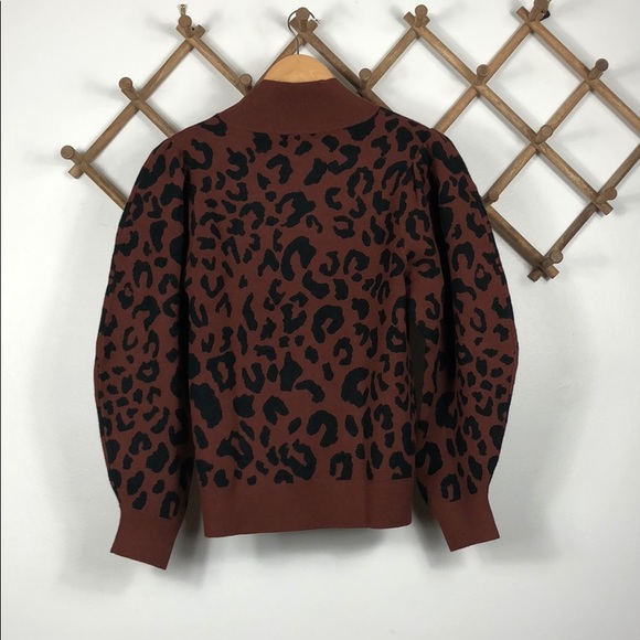 525 Leopard Mock Neck Pullover Sz L 
